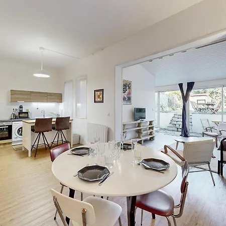 Apartment 1 Bedroom Stunning In *